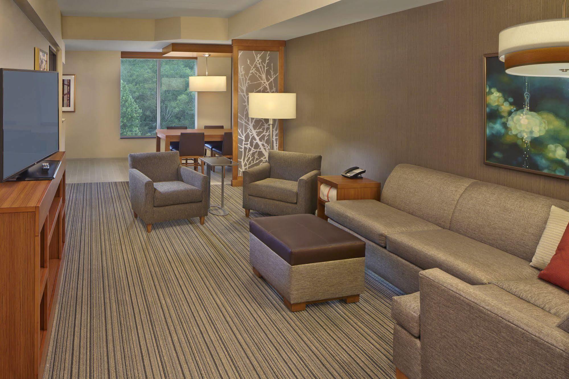 ไฮแอท เพลซ ชาเปล ฮิลล์ - เซาเทอร์น วิลเลจ Hotel แชเปิลฮิลล์ ภายนอก รูปภาพ